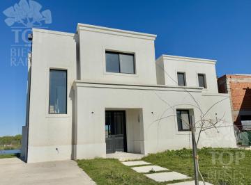 Casa · 228m² · 6 Ambientes · Casa Al Agua en Venta en Santa Ana - Villanueva