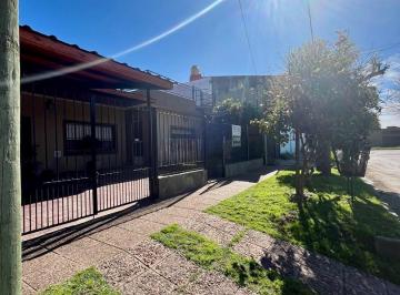 Casa · 107m² · 5 Ambientes · 1 Cochera · Casa Chalet en Venta en San Francisco Solano, Quilmes, G. B. a. Zona Sur