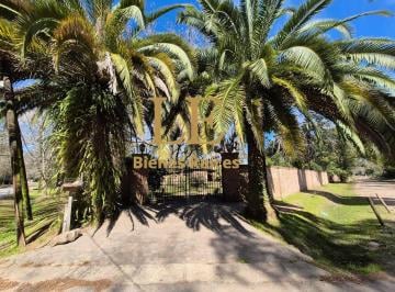 Quinta vacacional · 220m² · 5 Ambientes · 6 Cocheras · Venta de Hermosa Quinta en Los Naranjos, Maschwitz. Escobar