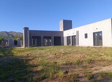 Casa de 4 ambientes, Juana Koslay · Casa en Venta a Estrenar - J. Koslay, Las Chacras. Apta Crédito