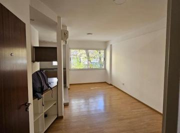Departamento · 36m² · 2 Ambientes · Departamento de 1 Dormitorio con Patio a m de Bv. Oroño