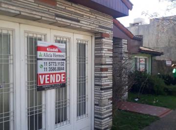 Casa de 4 ambientes, Quilmes · Chalet + Lote Barrio Parque Bernal Nuevo Valor