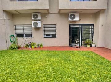 Departamento de 4 ambientes, Villa Devoto · Joya! Excelente Dto Tipo Casa con Jardin en Devoto