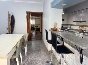 Casa · 290m² · 3 Dormitorios · 2 Cocheras · ¡Mucho Más de Lo Que Imaginás! Casa de 5 Ambientes con Patio, Pileta y Altillo.