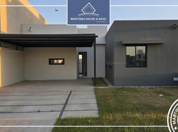 Casa · 125m² · 4 Ambientes · 4 Cocheras · Nobu Town - Apto Credito Hipotecario - Casa 3 Dorm.