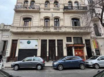 PH · 190m² · 6 Ambientes · PH. (2º Piso X Escalera) 10 Ambientes a La Calle con Balcon