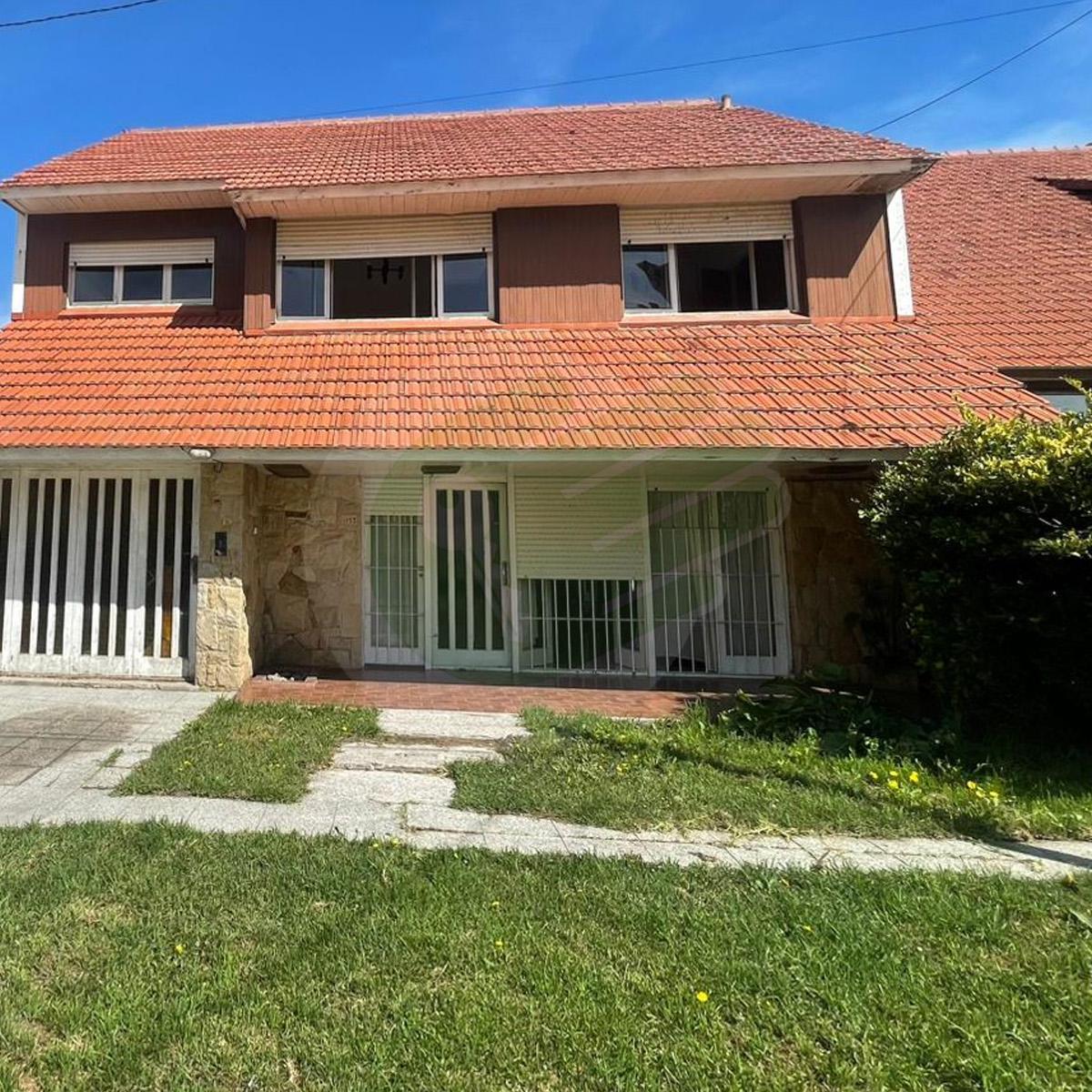 Chalet 9 amb, 280m² en Constitución a una cuadra del mar
