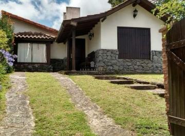 Casa · 193m² · 7 Ambientes · 2 Cocheras · Dos Chalet en Venta