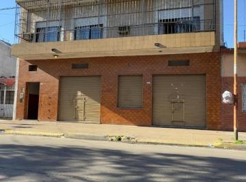 Edificio · 200m² · 5 Ambientes · 1 Cochera · Venta en Block 2 Locales Comerciales + Vivienda 4 Ambientes