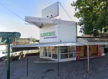 Local comercial · 130m² · 1 Ambiente · 2 Locales + 2 Departamentos - Libertad