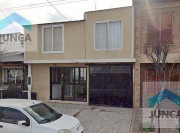 Casa · 139m² · 5 Ambientes · 1 Cochera · Dplx Amplio 3 Dorm. Nqn