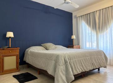 suite · Casa a 120 m de La Playa. del Buen Orden y del Tiburón