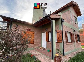 Casa de 6 ambientes, Carpintería · Casa en Venta en Zona Residencial Carpinteria