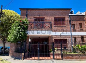 Casa · 132m² · 5 Ambientes · 1 Cochera · Casa 3 Dorm. en Venta - Ringuelet
