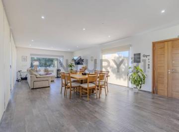 Casa · 277m² · 9 Ambientes · 3 Cocheras · Propiedad Única Apta Banco con Dos Viviendas en Parque de 5.160 m²