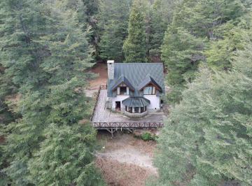 Casa · 130m² · 5 Ambientes · Casa en Venta en Villa La Angostura Sobre Importante Fracción en Arauco