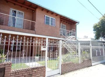 Casa · 225m² · 4 Dormitorios · 1 Cochera · Dos Casas en Una - Ingresos Independientes - Bº El Trebol
