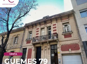 Casa de 6 ambientes, Bahía Blanca · Casa en Venta ️en Calle Guemes 79 - Tres Dorm.