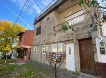 Casa de 5 ambientes, Berazategui · 4 PH en Block en Venta en Berazategui. Se Toman Permutas en La Costa.