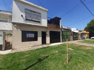 PH · 65m² · 2 Ambientes · 1 Cochera · PH en Venta Wilde