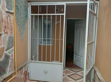 Frente propiedad · Casa con Departamento Independiente en Talleres Sud – Ideal Inversión y Renta