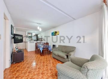 Departamento · 45m² · 1 Dormitorio · 1 Cochera · Departamento en Venta de 2 Dorm. y Cochera en La Plata