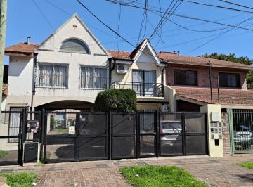 Departamento de 3 ambientes, Vicente López · Oportunidad! Dúplex - Tipo PH 3 Amb con Jardín - Patio y Cochera Desc. Complejo Cerrado.