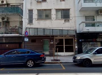 Edificio de 9 ambientes, Congreso · Edificio Multiuso de 2 Pisos en Congreso con Ascensor.