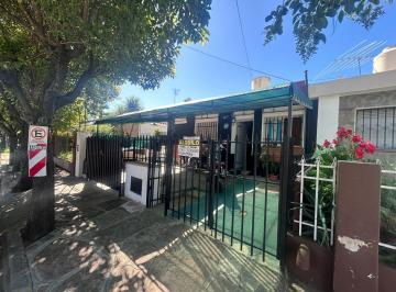 Casa · 168m² · 2 Dormitorios · 1 Cochera · Se Vende Casa en PH en Barrio Sol y Lago