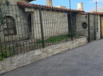 Casa de 6 ambientes, Ciudad de Mendoza · Casa en Venta en Sexta Sección