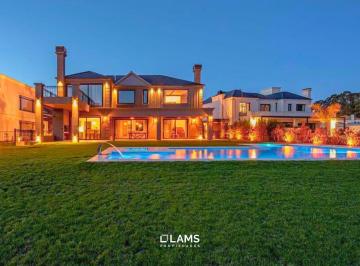 Casa · 361m² · 6 Ambientes · 2 Cocheras · Venta - Casa 8 Ambientes - Rumenco Los Alamos