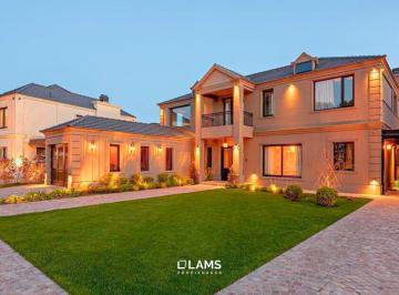 Casa · 361m² · 6 Ambientes · 2 Cocheras · Venta - Casa 8 Ambientes - Rumencó Los Alamos