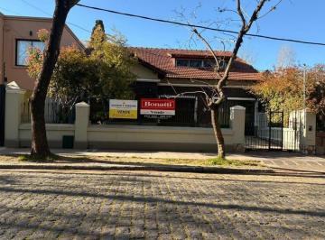 Casa · 296m² · 4 Ambientes · 4 Cocheras · Casa Chalet en Venta en Temperley, Lomas de Zamora, G. B. a. Zona Sur