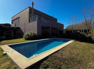 Casa · 399m² · 6 Ambientes · 3 Cocheras · Casa - Rumenco