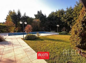 Casa · 200m² · 4 Ambientes · 2 Cocheras · Casa Apto Crédito en Venta Canning, Barrio Privado Malibu