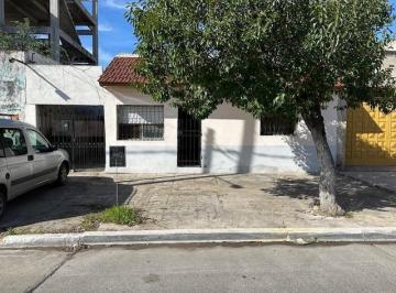 Casa · 103m² · 4 Ambientes · 1 Cochera · Casa en Venta en Centro de Gregorio de Laferrere