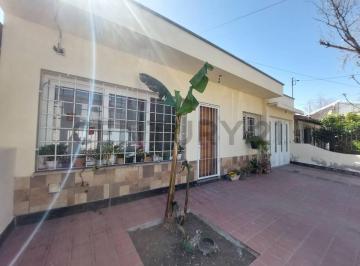 Casa · 97m² · 4 Ambientes · 1 Cochera · Century 21 Vende Casa en Las Heras