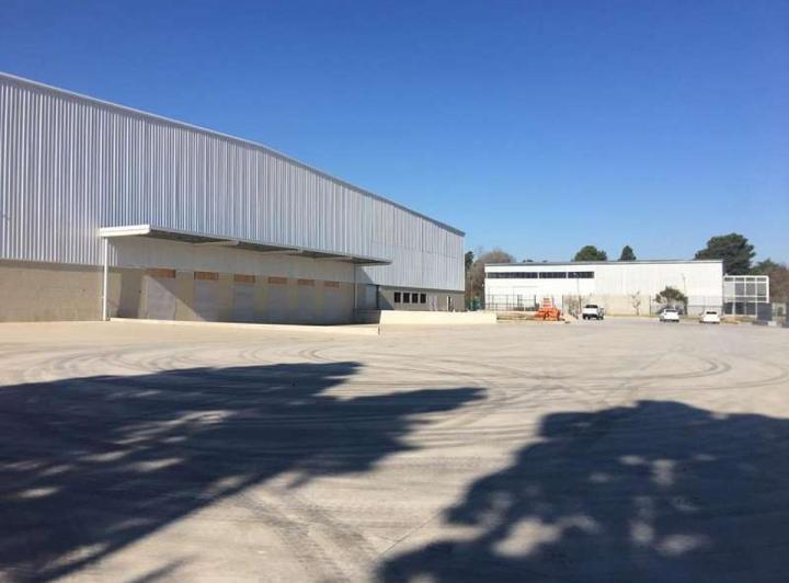 Depósito · 6400m²