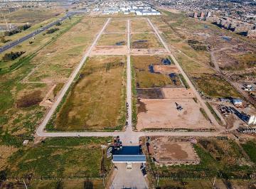 Terreno · 6000m² · Excelente Parque Industrial en Hudson Sobre Autopista Bs As - La Plata. Lotes Desde 2000 m².