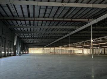 Depósito · 18000m² · Excelente Deposito en Alquiler de 25000 m² Cub a 13 m de Altura, Nucleo de Oficinas y Seg 24 Hs.