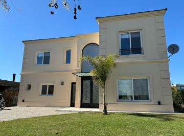 Casa · 215m² · 5 Ambientes · 1 Cochera · Casa Chalet en Venta en Vistas, Puertos, Escobar