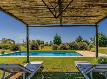 Casa · 300m² · 5 Ambientes · 2 Cocheras · Venta - Chacra Privada en Lima - Zárate. Naturaleza y Tranquilidad.