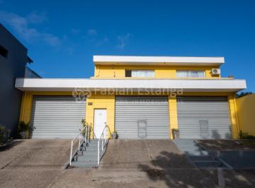 Local comercial de 3 ambientes, Villa Gesell · Tres Locales Más Vivienda en Venta en Villa Gesell