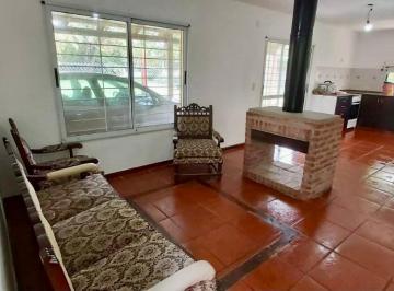 Casa de 4 ambientes, Funes · Casa de 2 Dorm. en Venta