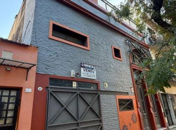 Casa de 6 ambientes, Parque Avellaneda · Casa de Categoría 6 Amb. con Patio y Terraza – Parque Avellaneda