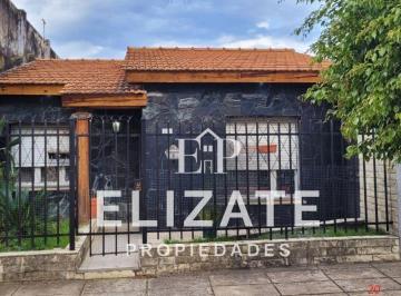 Casa · 90m² · 3 Ambientes · 1 Cochera · Venta de Casa en Villa Luzuriaga