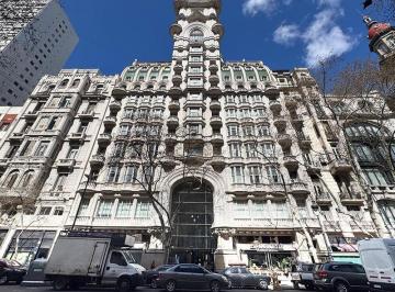 Oficina comercial · 226m² · 6 Ambientes · Espectacular Oficina en El Palacio Barolo!