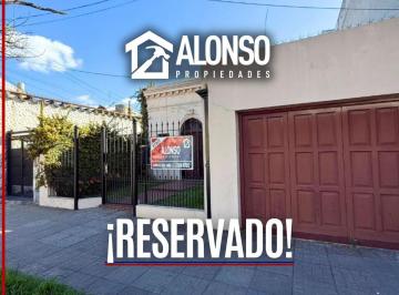 Casa · 200m² · 4 Ambientes · 1 Cochera · Casa 4 Ambientes con Fondo en Venta en Lanús