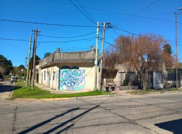 Casa de 7 ambientes, Quilmes · Casa con 3 Deptos Av Francia 2732 Esq Acha Apto Credito Bancario