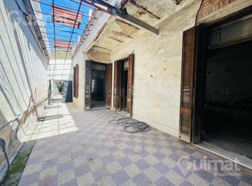 Casa · 200m² · 7 Ambientes · 1 Cochera · Casa en Floresta Lote Propio a Reciclar, Amplios Ambientes
